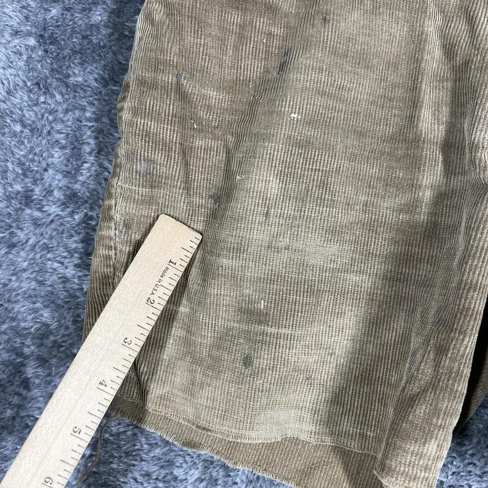 Vintage Levis Shorts Unisex Adults 31 Beige Corduroy Cut-Off Relaxed Fit Worn